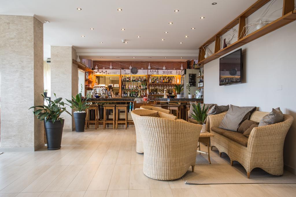 Hotel Byron Милано Мартима Екстериор снимка
