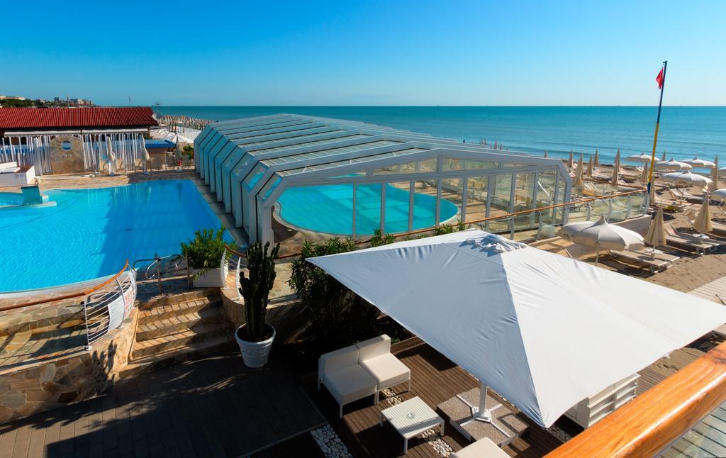 Hotel Byron Милано Мартима Екстериор снимка
