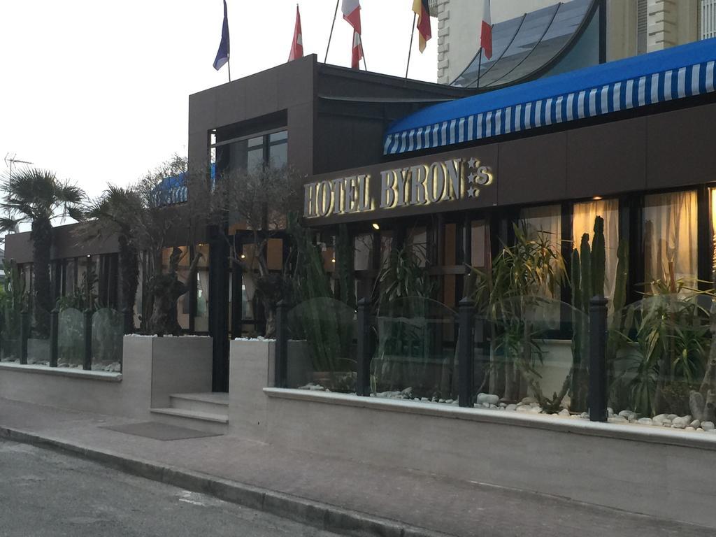 Hotel Byron Милано Мартима Екстериор снимка