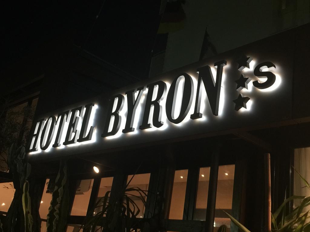 Hotel Byron Милано Мартима Екстериор снимка