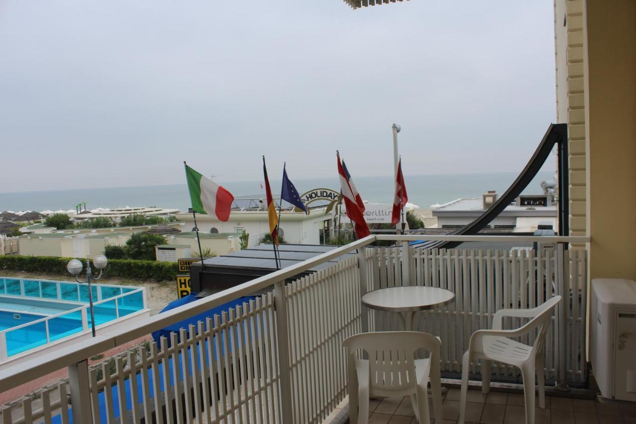 Hotel Byron Милано Мартима Екстериор снимка