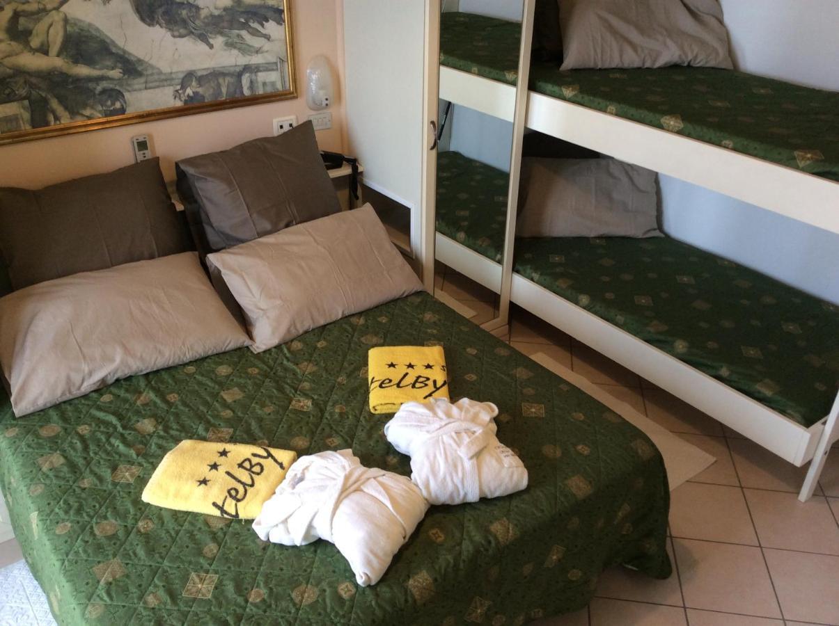 Hotel Byron Милано Мартима Екстериор снимка